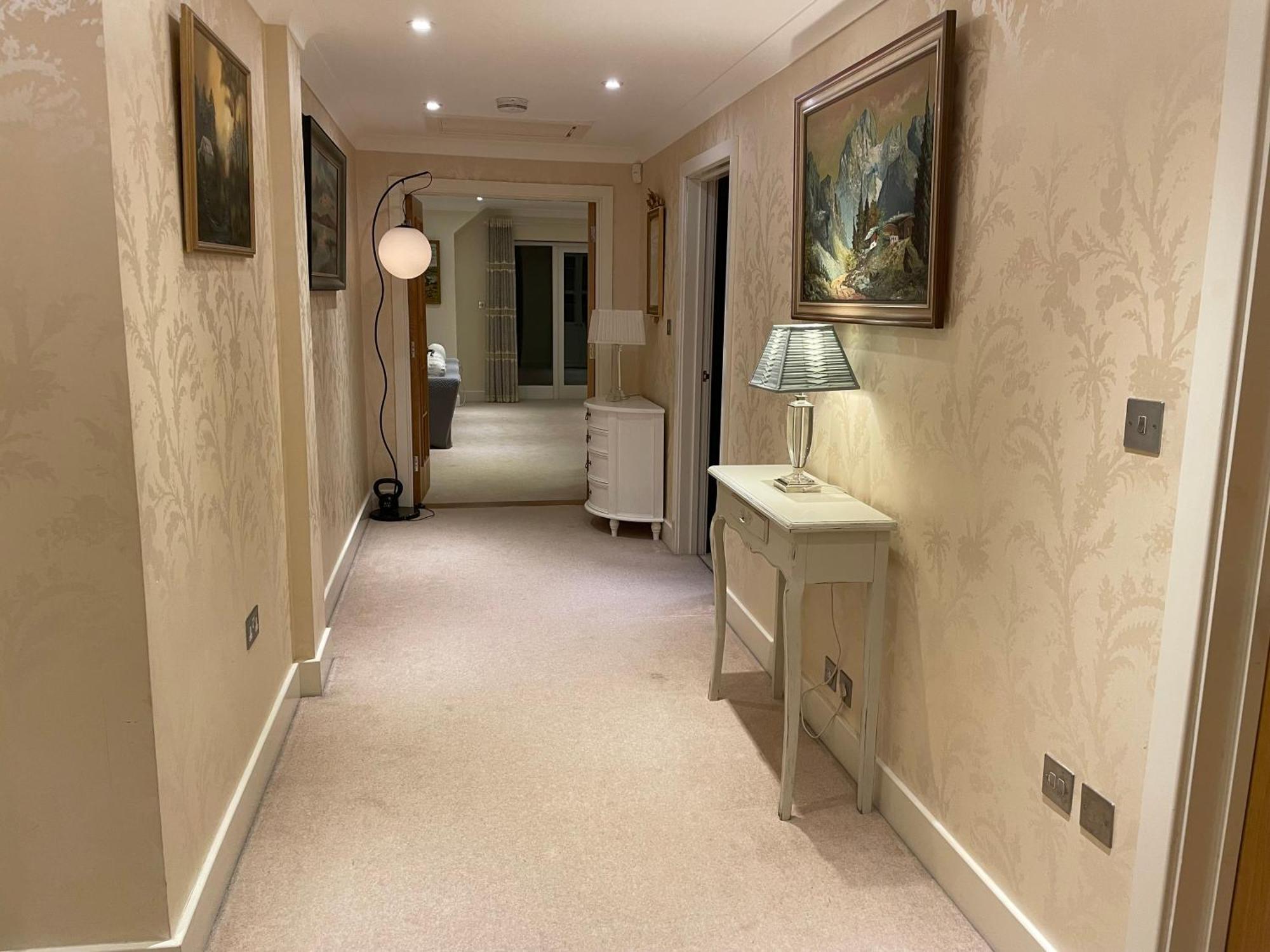 Top Floor En-Suite Double Bedrooms With Great View Of Windsor Castle & Free Parking Eksteriør bilde