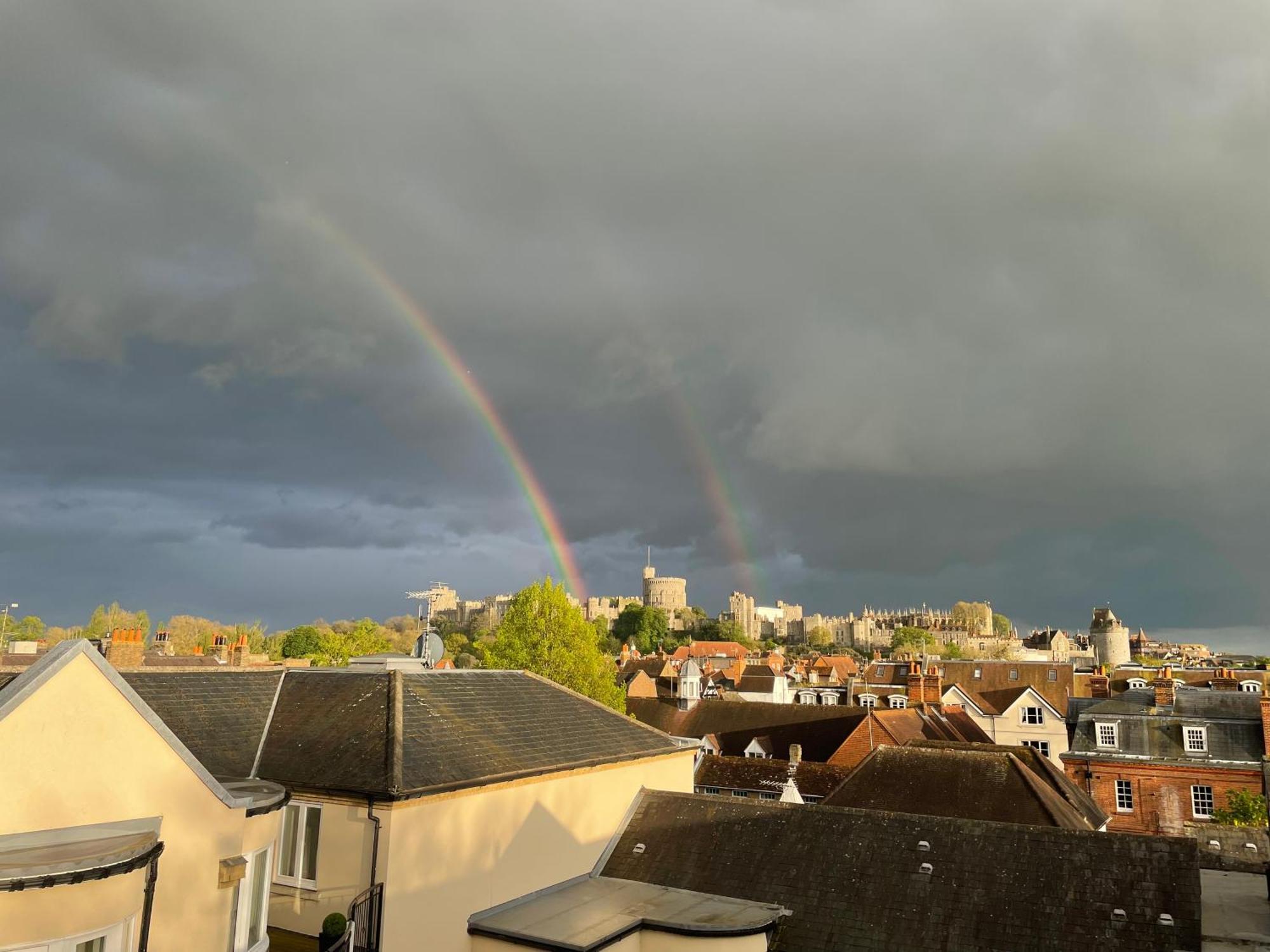 Top Floor En-Suite Double Bedrooms With Great View Of Windsor Castle & Free Parking Eksteriør bilde