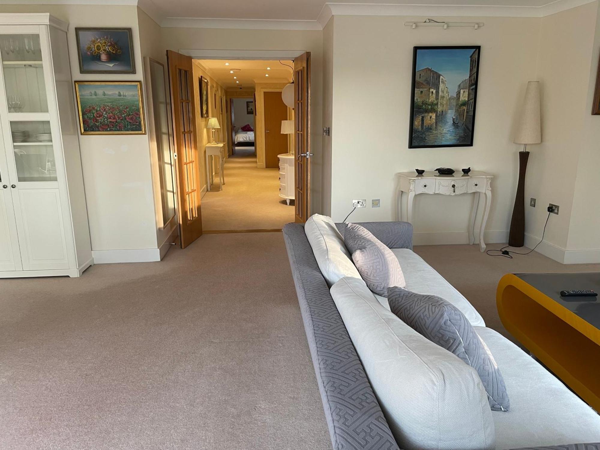 Top Floor En-Suite Double Bedrooms With Great View Of Windsor Castle & Free Parking Eksteriør bilde