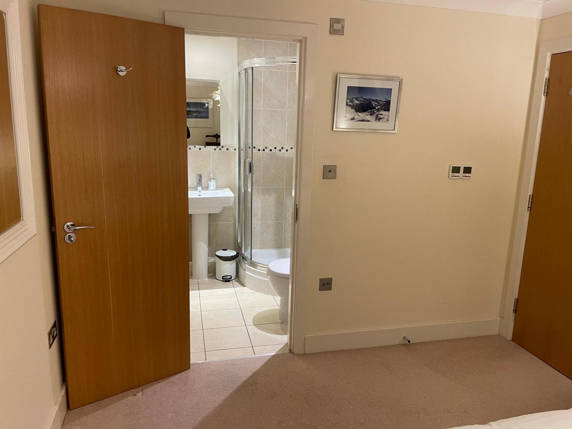 Top Floor En-Suite Double Bedrooms With Great View Of Windsor Castle & Free Parking Eksteriør bilde