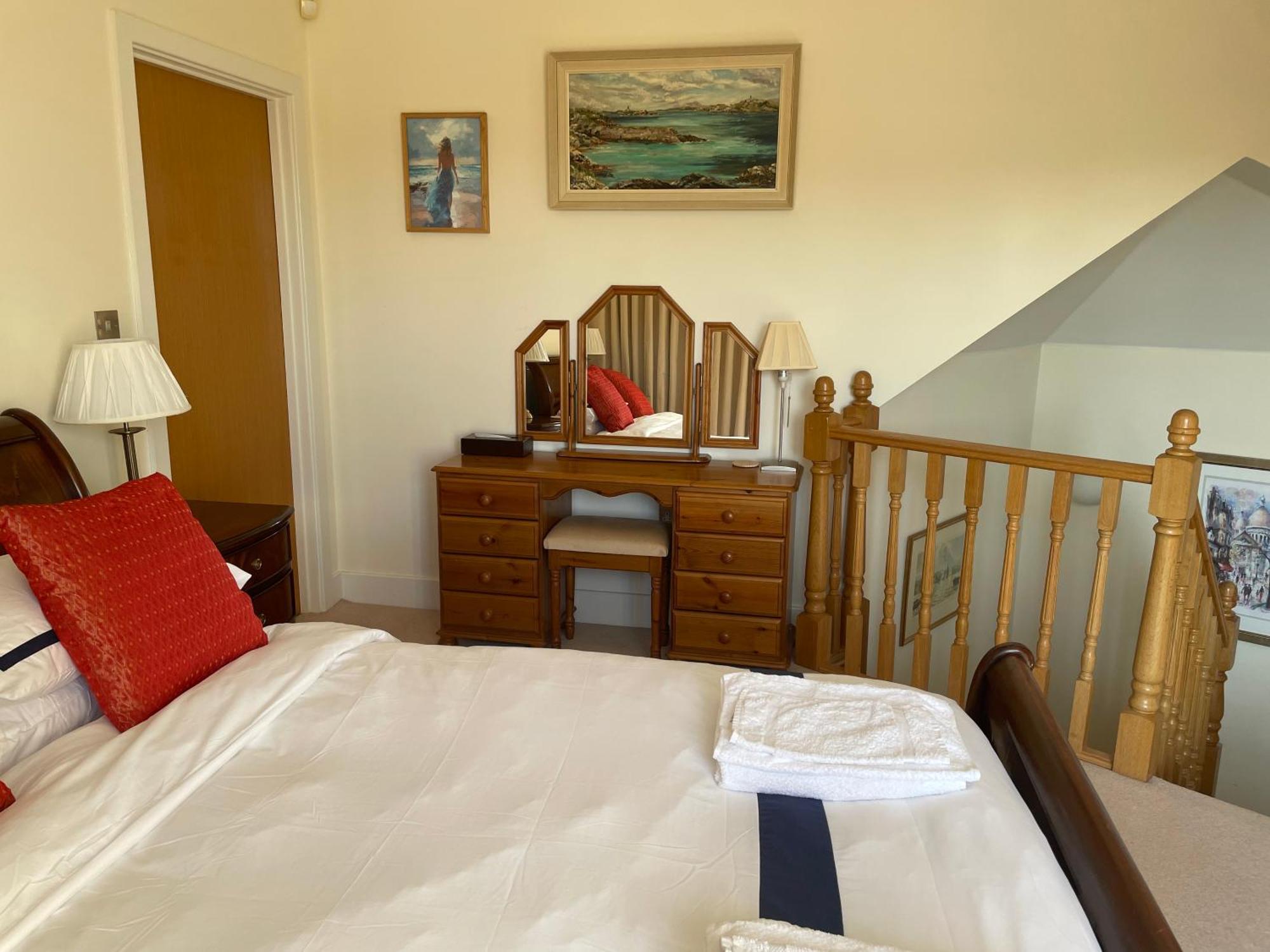 Top Floor En-Suite Double Bedrooms With Great View Of Windsor Castle & Free Parking Eksteriør bilde