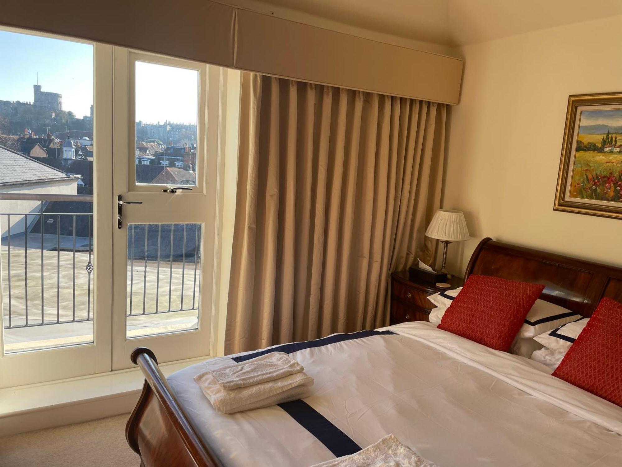 Top Floor En-Suite Double Bedrooms With Great View Of Windsor Castle & Free Parking Eksteriør bilde