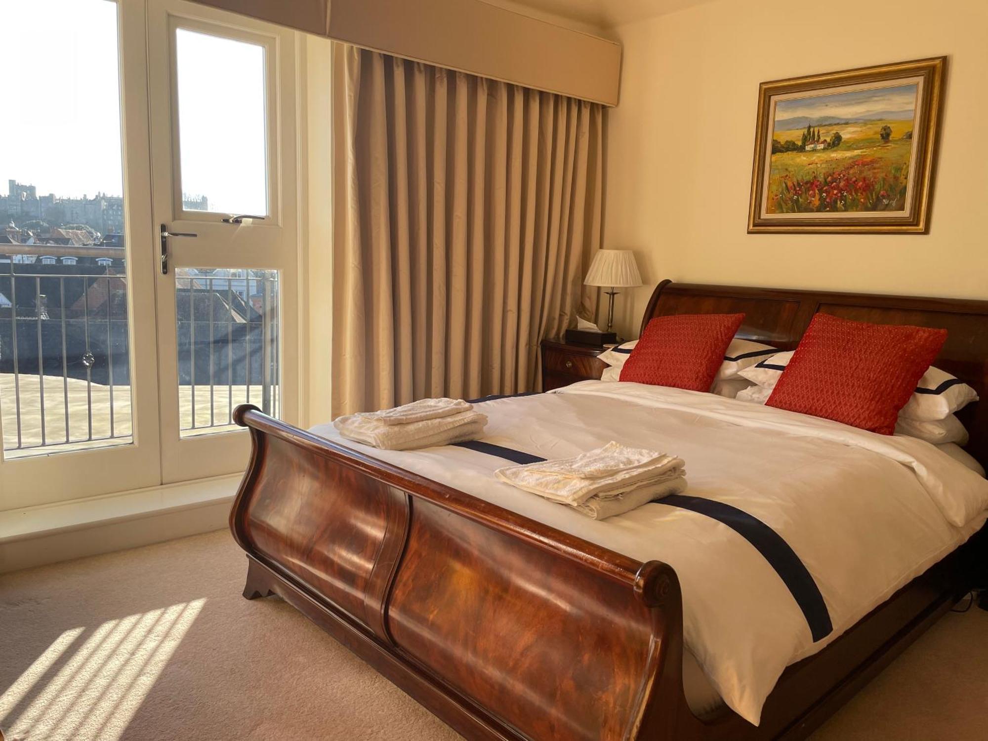 Top Floor En-Suite Double Bedrooms With Great View Of Windsor Castle & Free Parking Eksteriør bilde