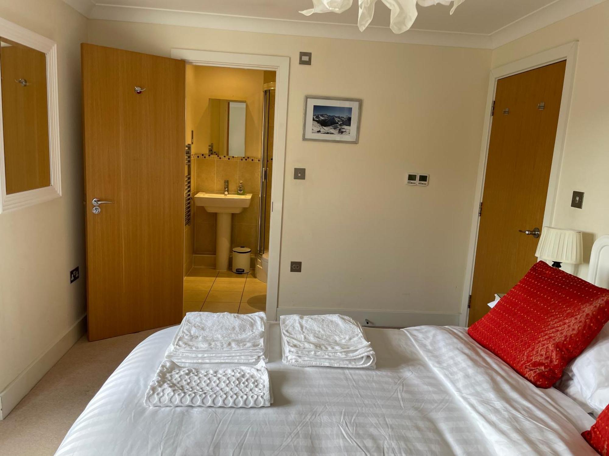 Top Floor En-Suite Double Bedrooms With Great View Of Windsor Castle & Free Parking Eksteriør bilde