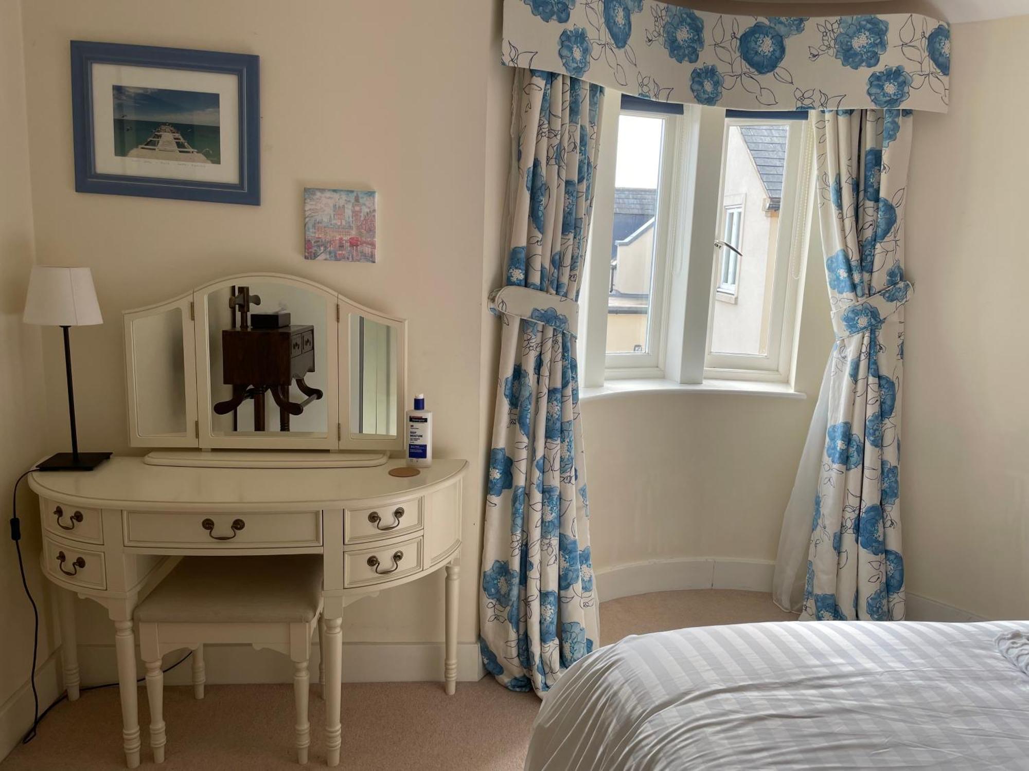 Top Floor En-Suite Double Bedrooms With Great View Of Windsor Castle & Free Parking Eksteriør bilde